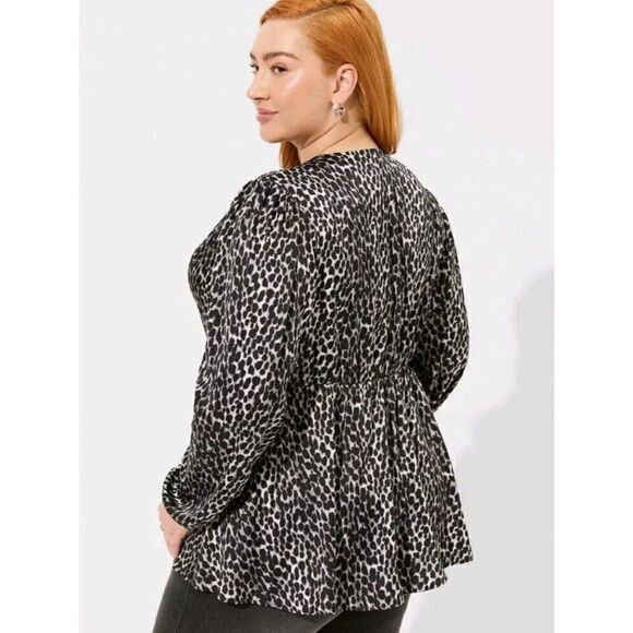 Torrid Peplum Satin Button Front Long Sleeve Top Size 3X - Picture 5 of 10